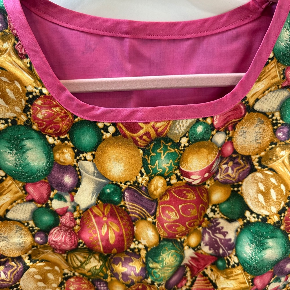 Handmade Christmas Ornament Print Tabard Apron Pink Ribbon Side Ties Lined‎ - Picture 4 of 10